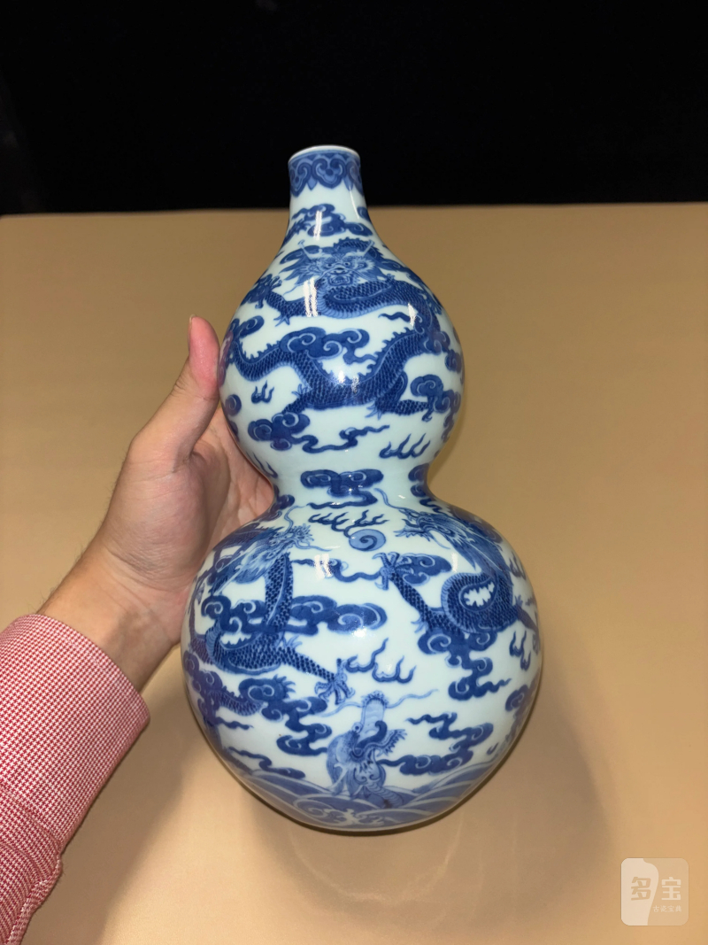 清嘉庆 青花九龙呈瑞大吉葫芦瓶 - 图2